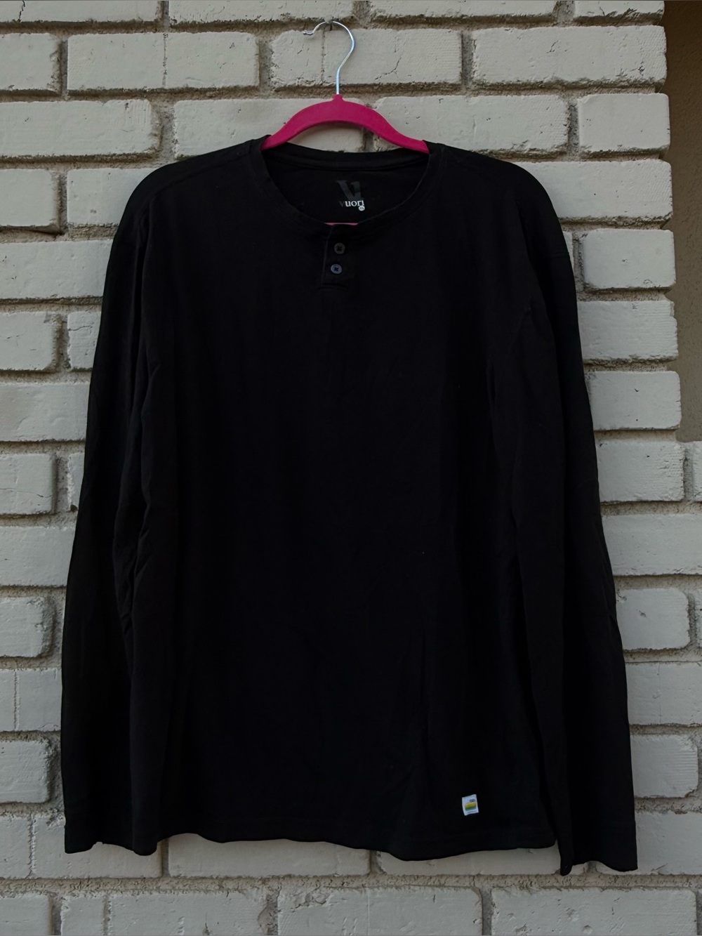 Vuori Longsleeve Henley T-shirt in Black - Size XL